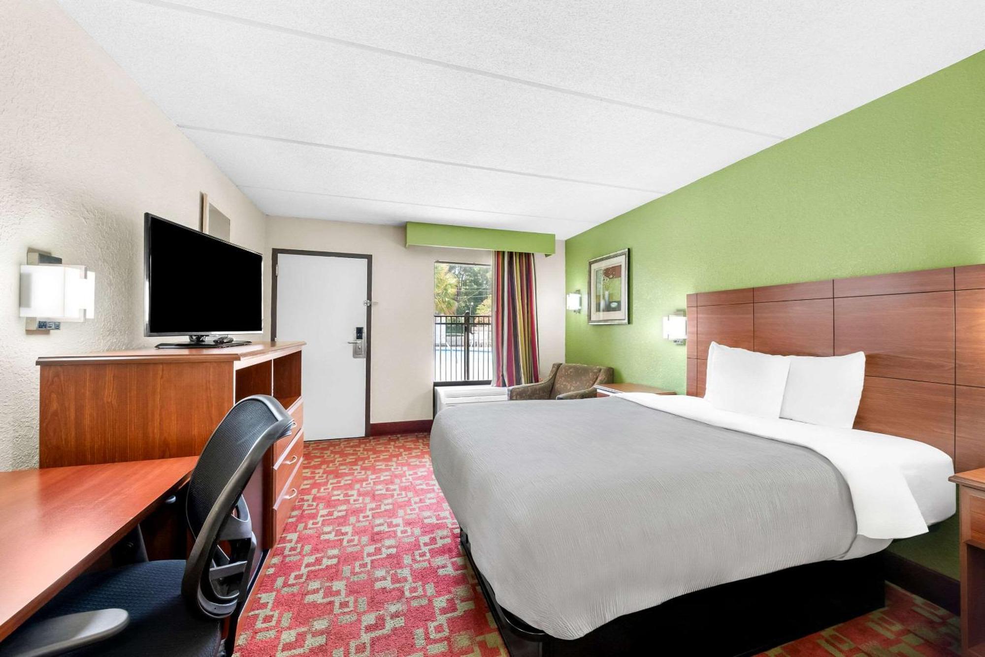Quality Inn Selma Bagian luar foto